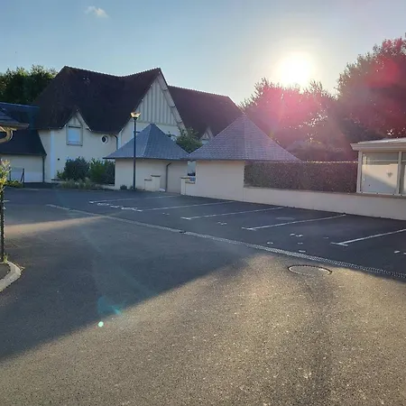 Maison De Pour 6 Personnes A 600m De La Avec Terrasse Et Jardin, Ideale En Famille - Fr-1-788-13 Ferienhaus Merville-Franceville-Plage