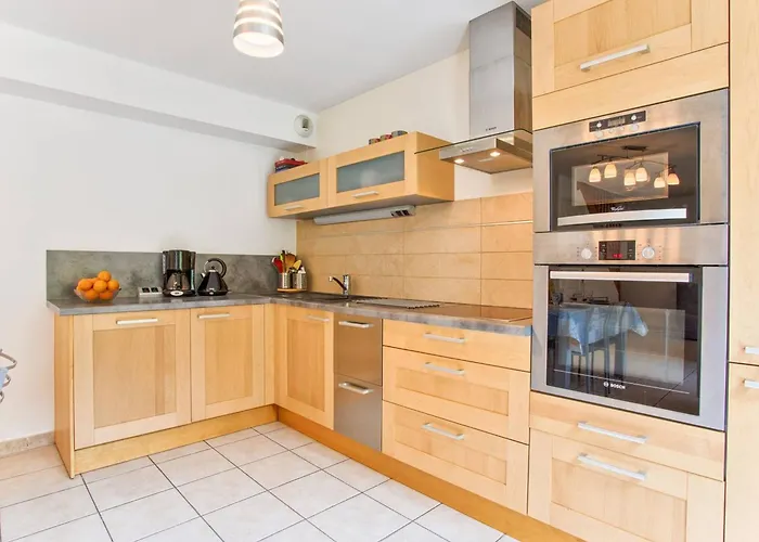 Maison De Pour 6 Personnes A 600m De La Avec Terrasse Et Jardin, Ideale En Famille - Fr-1-788-13 度假居 玛维尔弗朗斯维尔