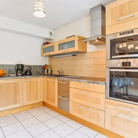 Maison De Pour 6 Personnes A 600m De La Avec Terrasse Et Jardin, Ideale En Famille - Fr-1-788-13 Holiday home Merville-Franceville-Plage