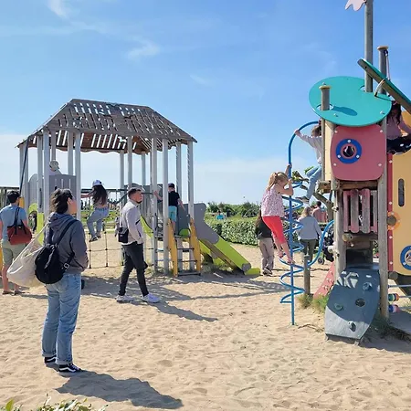 Maison De Pour 6 Personnes A 600m De La Avec Terrasse Et Jardin, Ideale En Famille - Fr-1-788-13