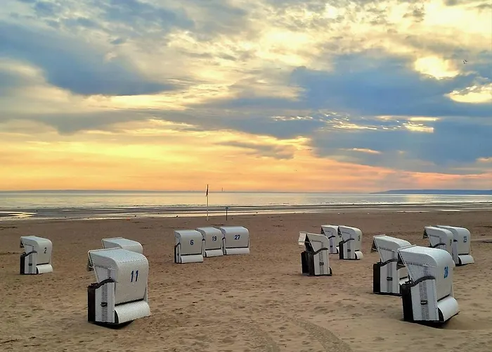 Maison De Pour 6 Personnes A 600m De La Avec Terrasse Et Jardin, Ideale En Famille - Fr-1-788-13 Ferienhaus