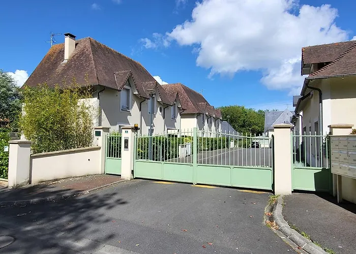 Maison De Pour 6 Personnes A 600m De La Avec Terrasse Et Jardin, Ideale En Famille - Fr-1-788-13 Nyaraló Merville-Franceville-Plage