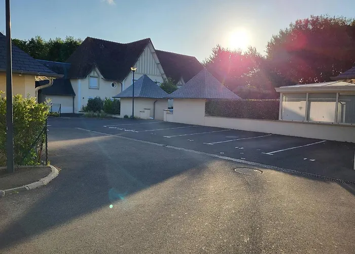 Maison De Pour 6 Personnes A 600m De La Avec Terrasse Et Jardin, Ideale En Famille - Fr-1-788-13 Nyaraló Merville-Franceville-Plage